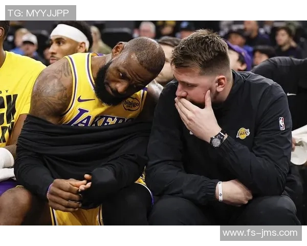 2014年湖人与快船的激烈对决回顾与赛季精彩瞬间分析